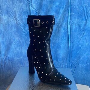 Studded Black Ankle Boots, 9.5, SL5-137s010
